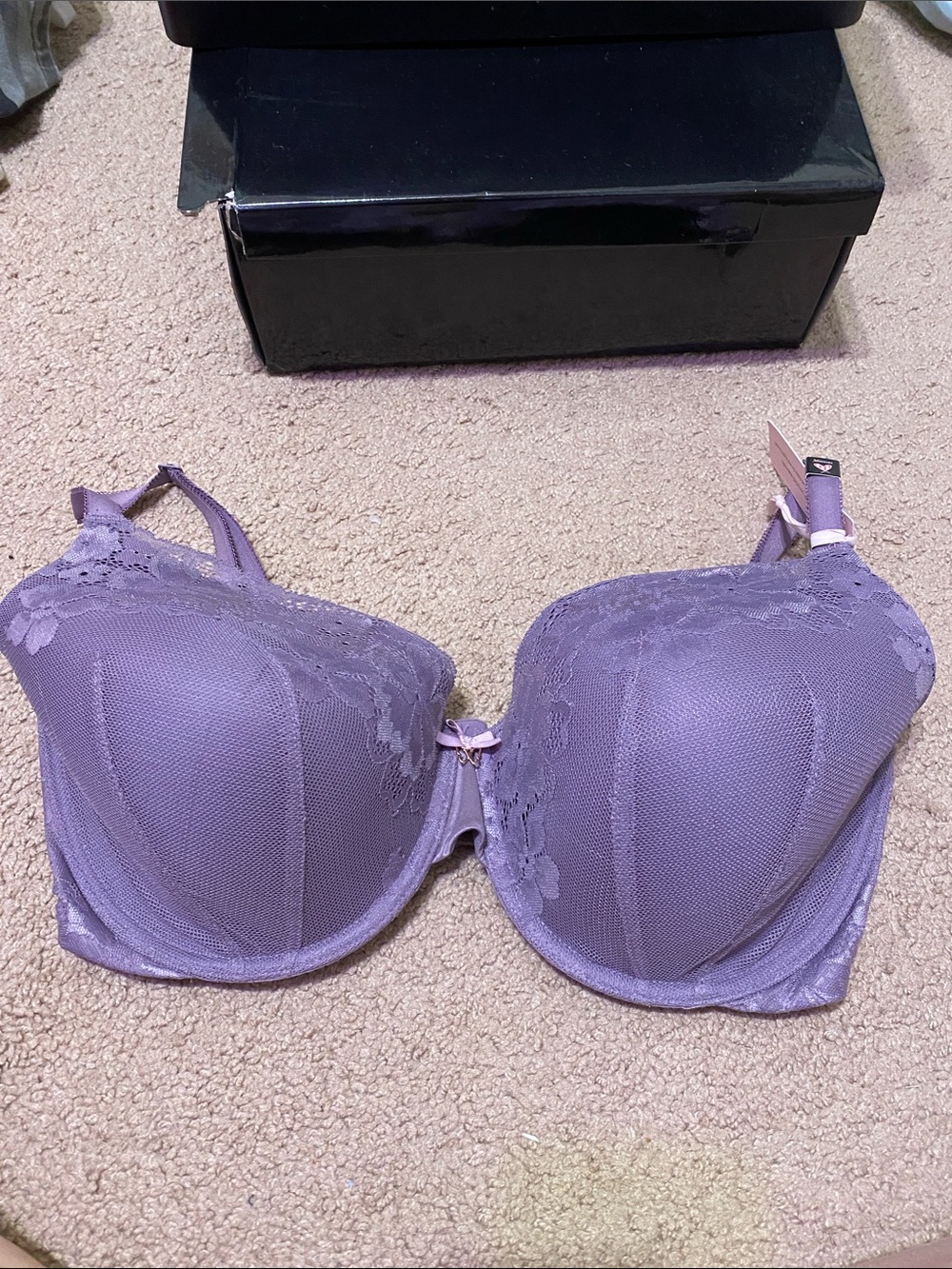 Victoria's Secret Lavender Lace Underwire Bra - Lilac